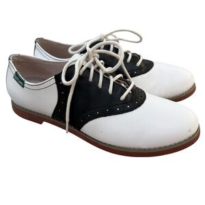 Classic Two-Tone Women's Saddle Oxfords - White & Black